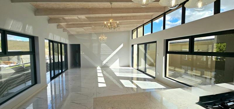 To Let 3 Bedroom Property for Rent in Hartenbos Heuwels Western Cape